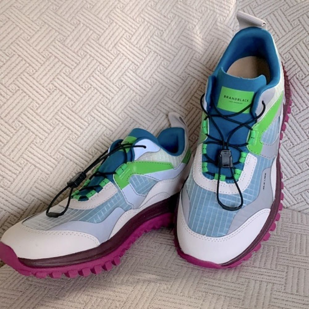 BRAND Black Sierra Sneakers 499BB Vibram soles Women’s size 6.5